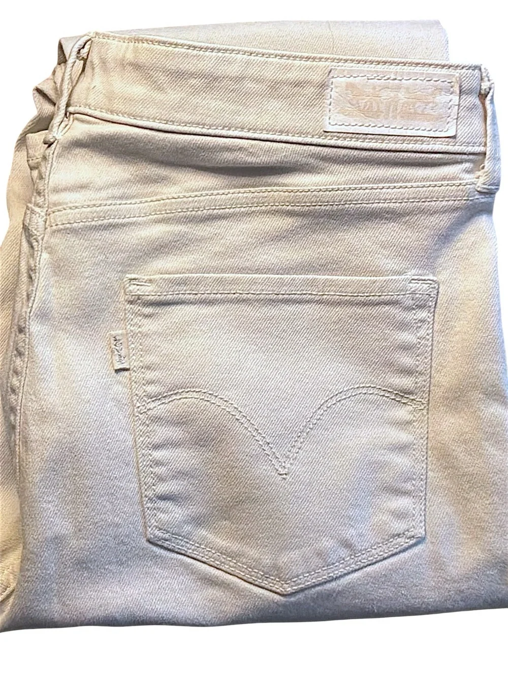 Levi’s Midrise Skinny in Natural Light Tan